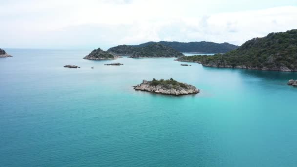 土耳其黑海地区山区森林上空的空中射击飞行。内比扬山. — 图库视频影像