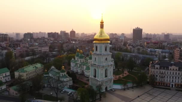 Drone plující kolem katedrály svatého Sophias, Kyjevské, Ukrajina — Stock video