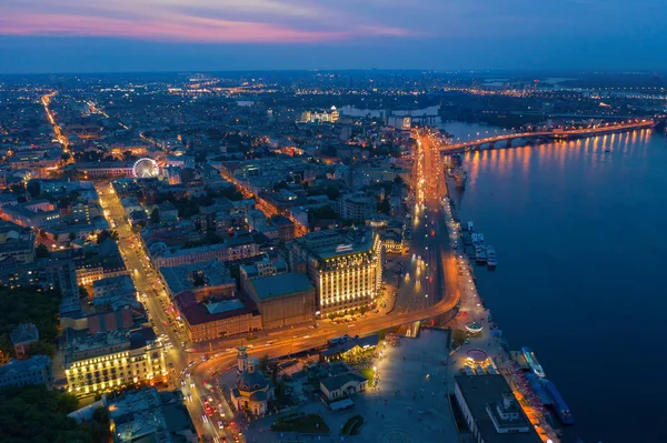 Kiev çatısından Akşam görünümü . Kiev, Ukrayna