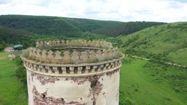 Ruinerna av det gamla slottet Ukraina Tjernivtsi region — Stockvideo