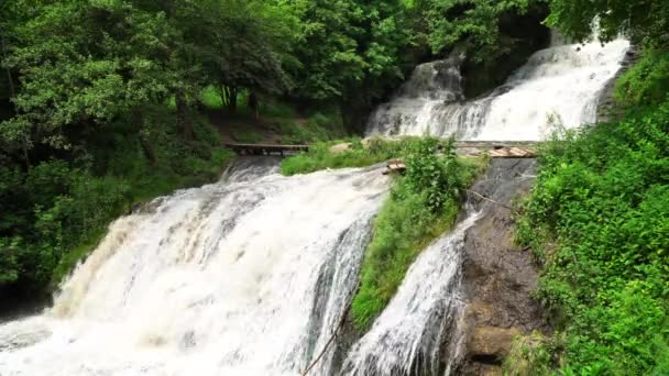 Ukraine waterfalls in the Chernivtsi region — Stock Video
