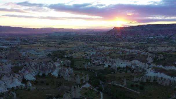 Geweldige zonsopgang in de vallei van Cappadocië — Stockvideo