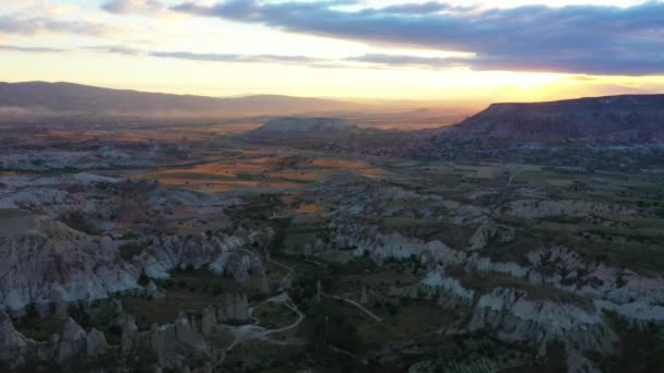 Menakjubkan matahari terbit di lembah Kapadokia — Stok Video