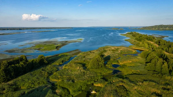 Eilanden op de Dnjepr Oekraïne-afgebakend dronphoto 2019 jaar — Stockfoto