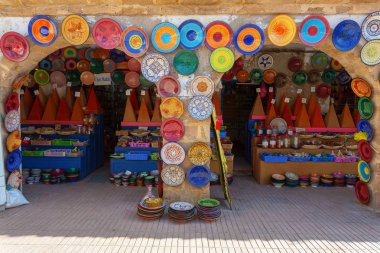 tagine ve geleneksel Fas Hatıra Medine Çarşısı