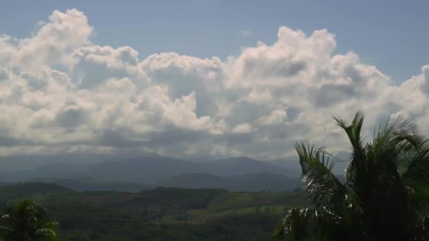 Mountain Range Silhouette Sunrise Air View (em inglês). Scenic Dawn Sunlight Mountainous Cottage Village Visão geral. Natureza selvagem Paisagem . — Vídeo de Stock