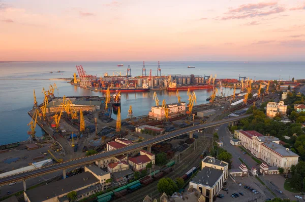 Kargo vinç, gemi ve liman Odessa'daki Tahıl kurutucular,