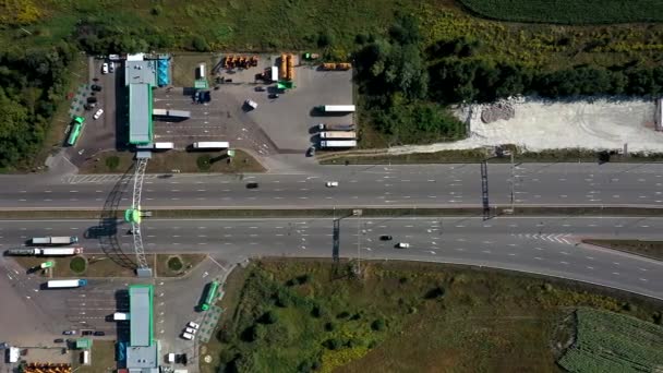 Großer Autoverkehr, Luftaufnahme. route kiev zhytomyr — Stockvideo