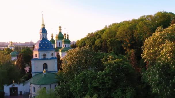基辅、 Vydubitsky Saint Michael修道院和第聂伯河 — 图库视频影像