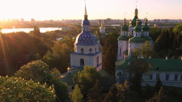 Kiev, Vydubitsky Saint Michael monastery and river Dnepr — Stock Video