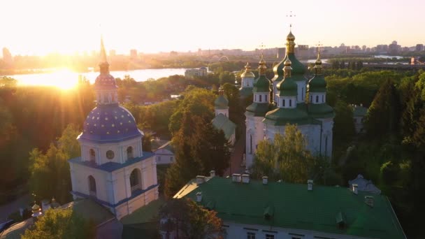 Kiev, Vydubitsky Monastère Saint-Michel et rivière Dnepr 