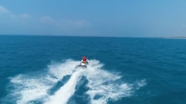 Hava Görünümü Üzerinde Man Hız Jet Ski Turistik Attraction Egzotik Tropikal Island Shore Beach Egzotik Extreme Spor Lar Tatil Gezisi Turizm Spor Cazibe Paradise Macera Kavramı at