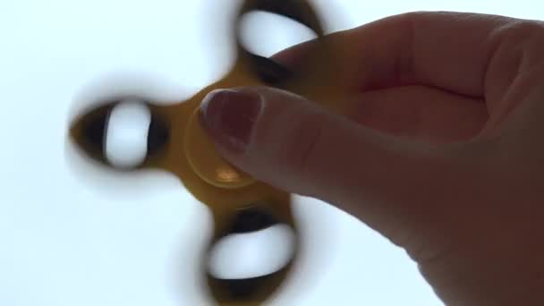 Jouer avec une toupie, isolée, silhouette ,