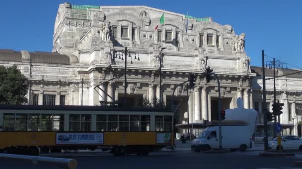 Mailand Italien Mai 2018 Spaziergänger Zentralen Bahnhof Mailand Italien Innenansicht — Stockvideo