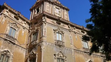 Valencia, İspanya - 2018 yaklaşık: Seramik Ulusal Müzesi ve Dekoratif Sanatlar süslü kaymak gibi taş cephe tarihi Palace Marques de Dos Aguas Ulusal Seramik Müzesi Valencia, İspanya