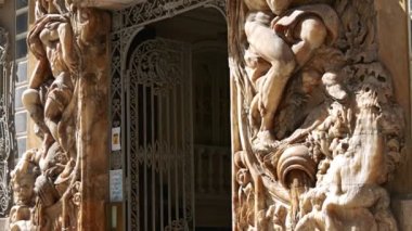 Valencia, İspanya - 2018 yaklaşık: Seramik Ulusal Müzesi ve Dekoratif Sanatlar süslü kaymak gibi taş cephe tarihi Palace Marques de Dos Aguas Ulusal Seramik Müzesi Valencia, İspanya