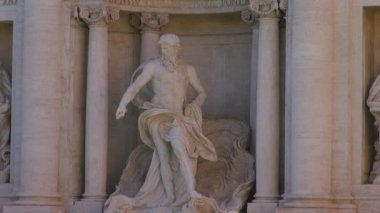 Roma, İtalya, 2019 dolaylarında Trevi Çeşmesi Roma 'nın en ünlü yerlerinden biridir.