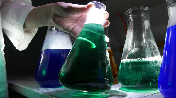 Efeitos Luz Substâncias Coloridas Laboratório Químico — Fotografia de Stock