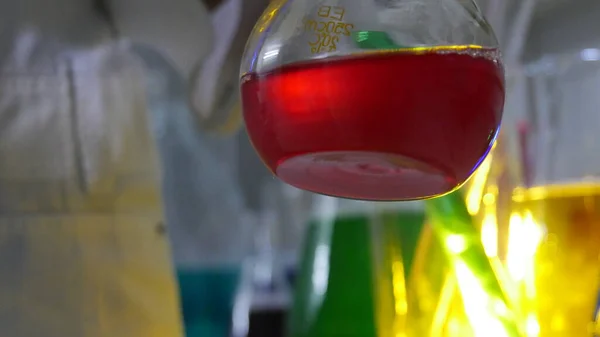 Efectos Luminosos Sustancias Colores Brillantes Laboratorio Químico — Foto de Stock