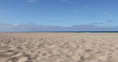 izleme atış kum güzel Palmar Beach, Turkuaz okyanus su ve ufuk Vejer, Cadiz, Endülüs, İspanya, Avrupa'nın üzerinde kaymak ile