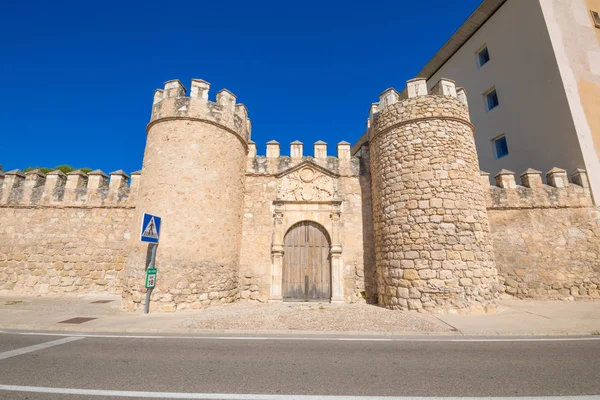 Starych Murów Miejskich Przy Ulicy Miejscowości Penaranda Duero Landmark Pomnik — Zdjęcie stockowe