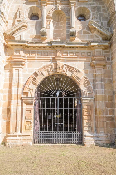 Zavřené Dveře Kostel Saint Martin Tours Koloniální Styl Barokní Památkou — Stock fotografie