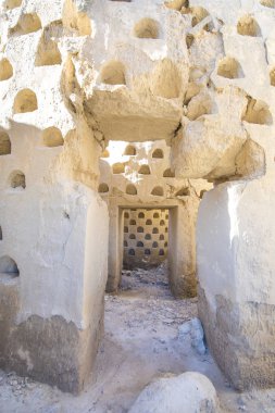 eski yıkık ve ufalanan güvercin ev veya dovecote, Ampudia Köyü, terk Palencia, Kastilya Leon, İspanya, Avrupa