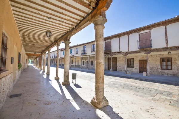 アーケードの建物 中世の街 ランドマーク Ampudia 世紀からの記念碑のパレンシア県 カスティーリャ レオン スペイン ヨーロッパ — ストック写真