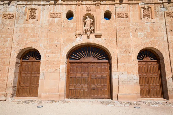 Wahrzeichen Der Fassade Drei Alte Holztüren Und Skulptur Von San — Stockfoto