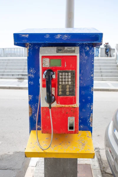 Teléfono Público Viejo Sucio Una Calle Ciudad Tarifa Cádiz España —  Fotos de Stock