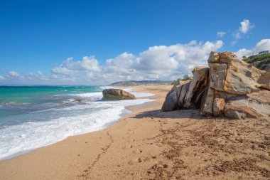 Atlanterra plaj, Cape Plata, toplayan Zahara de los Atunes Köyü (Cadiz, Endülüs, İspanya)