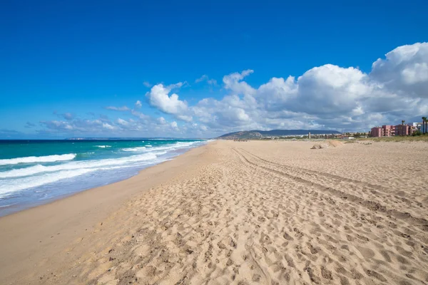 Atlanterra 的大型沙滩的风景旁边扎哈拉 德洛斯阿图内斯村 加的斯 安达卢西亚 西班牙 — 图库照片