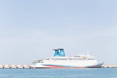 Rusya, Sochi - 28 Mayıs 2018: Merkez deniz bağlantı noktası, Sochi. Karadeniz üzerinde büyük güzel yat