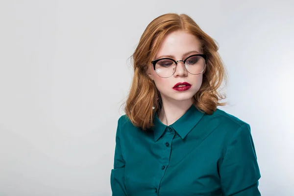 Mujer Gafas Mujer Sobre Fondo Blanco — Foto de Stock