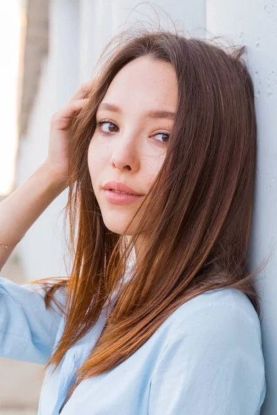 Close Portrait Beautiful Brunette Woman Looking Camera — Stock Photo, Image