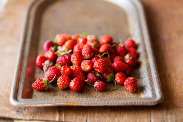Close Ripe Homemade Red Strawberries Iron Tray — Stock Photo, Image
