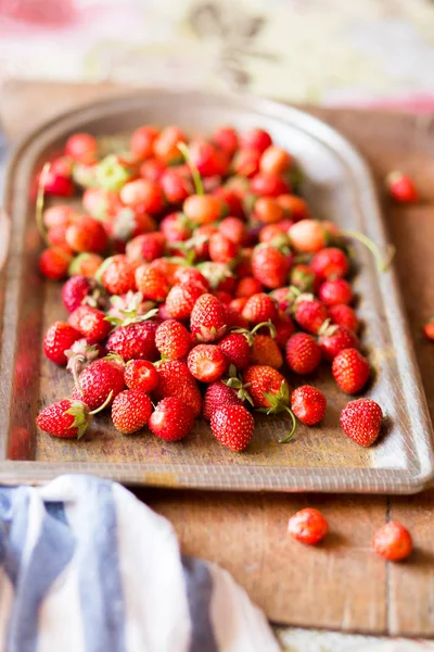 Close Fresh Red Strawberries Tray Home — Stock Photo, Image