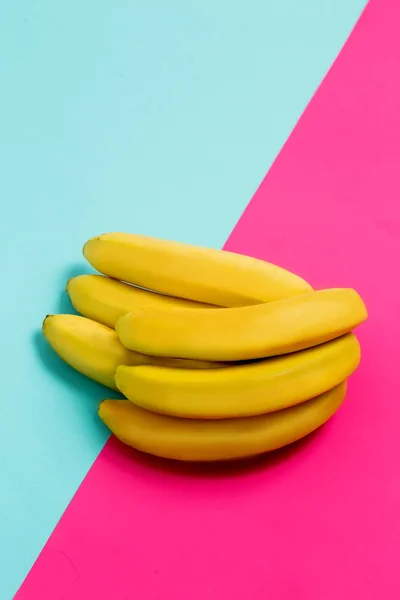 Close Monte Bananas Fundo Colorido — Fotografia de Stock
