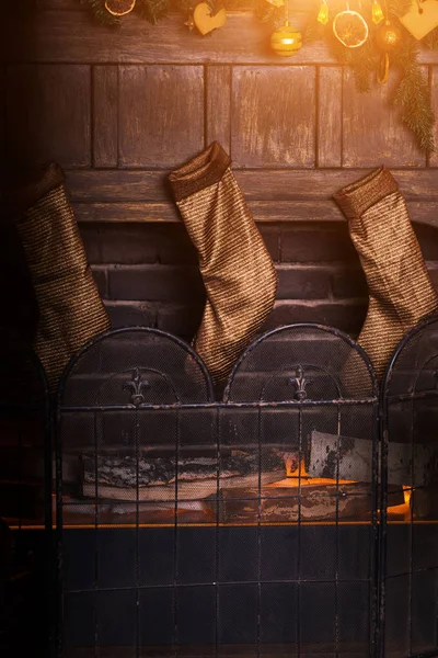 Noel şöminenin çorap. Yeni yıl, tatil kavramı