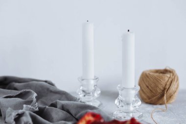 Mum ile beyaz oda iç dekor