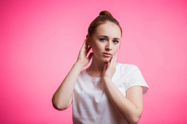 Verträumte Sinnliche Süße Mädchen Weißem Shirt Mit Lächeln Blick Die — Stockfoto