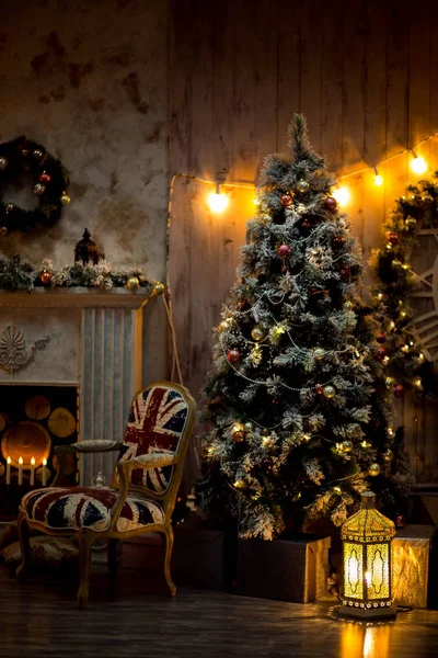 Decoraciones Navidad Árbol Navidad Sobre Fondo Gris Blanco Madera Cerca — Foto de Stock