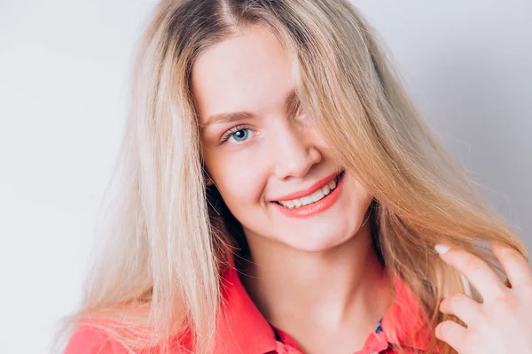 Beautiful Smiling Woman Clean Skin Natural Makeup White Teeth Looking — Stock Photo, Image
