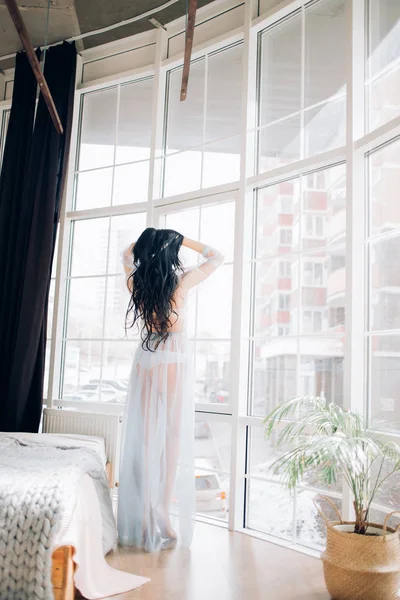 Boudoir portrait of beautiful bride. Bride wedding morning. — Stock Photo, Image