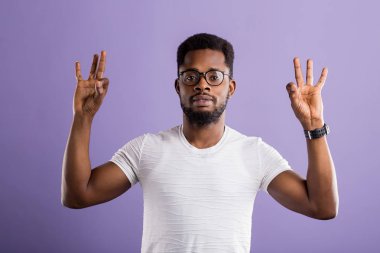 yakışıklı genç Afro-Amerikan erkek portresi