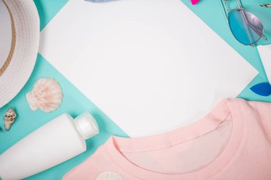 Tatil, yaz ve seyahat öğeleri, üst görünüm