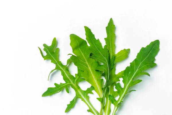 Rúcula fresca ou folha de arugula isolada — Fotografia de Stock