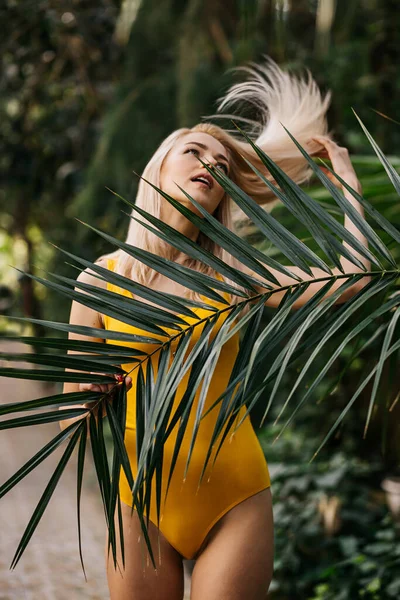 Young Sexy Woman Slim Body Wearing Yellow Swimsuit Standing Tropical — Stock Photo, Image