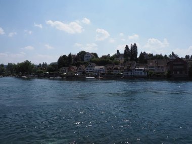 Avrupa Stein manzarada Ren Nehri şaşırtıcı am Rhein kasabada swiss Kanton Schaffhausen, İsviçre