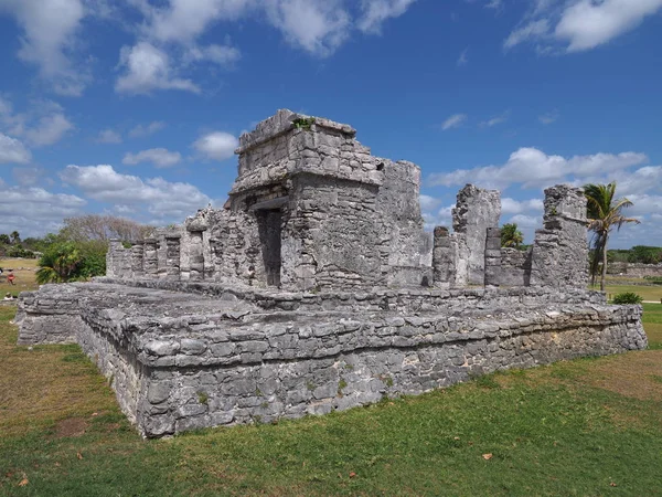 Sítio Arqueológico Com Ruínas Pedregosas Templo Maia Cidade Mexicana Tulum — Fotografia de Stock